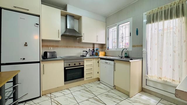 3 soverom Hus til salgs i Villamartin, Orihuela med svømmebasseng garasje - € 220 000 (Ref: 9447219)