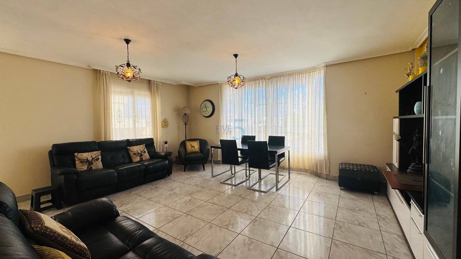 3 bedroom Townhouse for sale in Villamartin with pool garage - € 220,000 (Ref: 9447219)