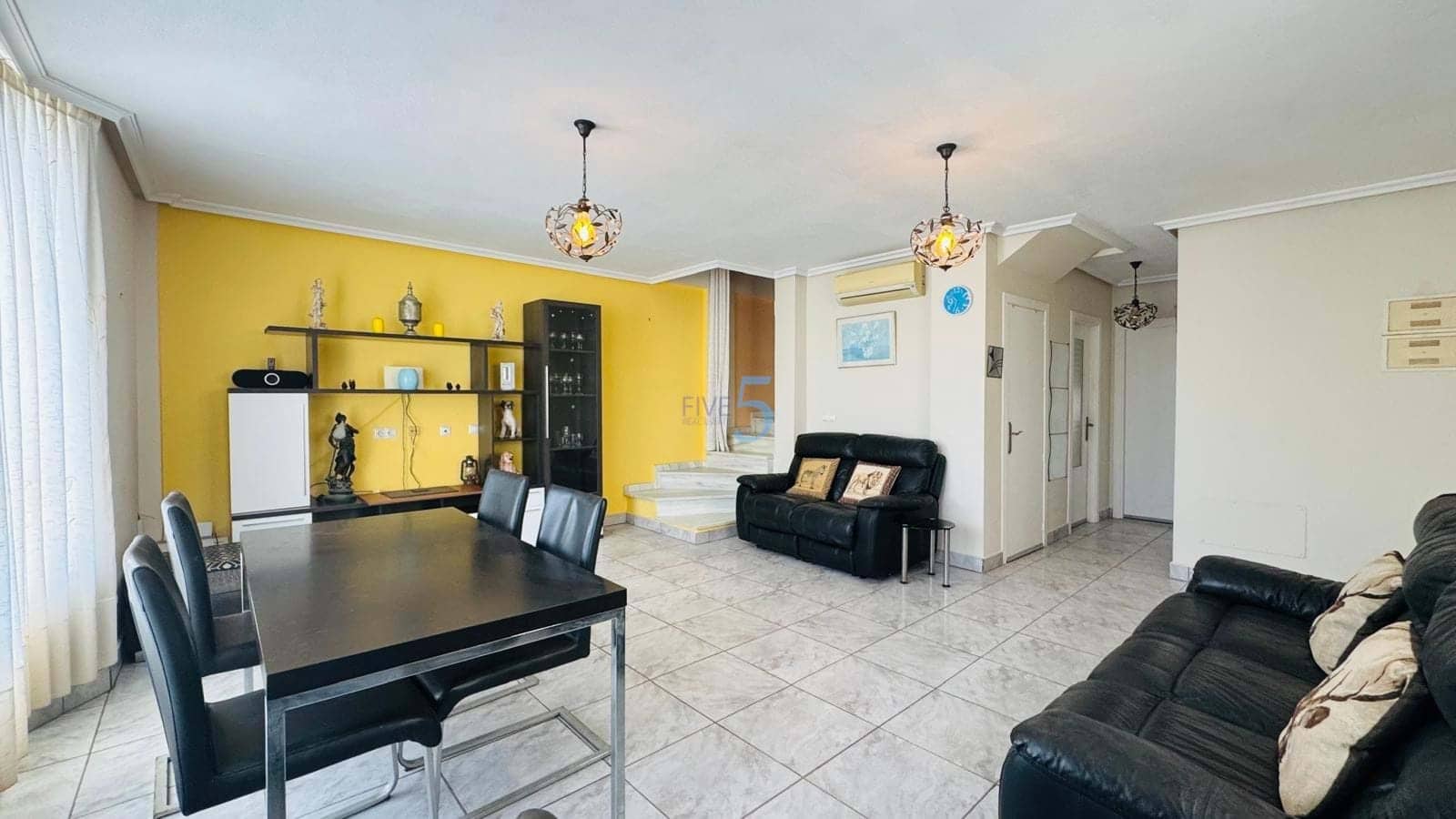 3 bedroom Townhouse for sale in Villamartin with pool garage - € 220,000 (Ref: 9447219)