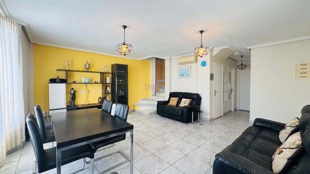 3 soverom Hus til salgs i Villamartin, Orihuela med svømmebasseng garasje - € 220 000 (Ref: 9447219)