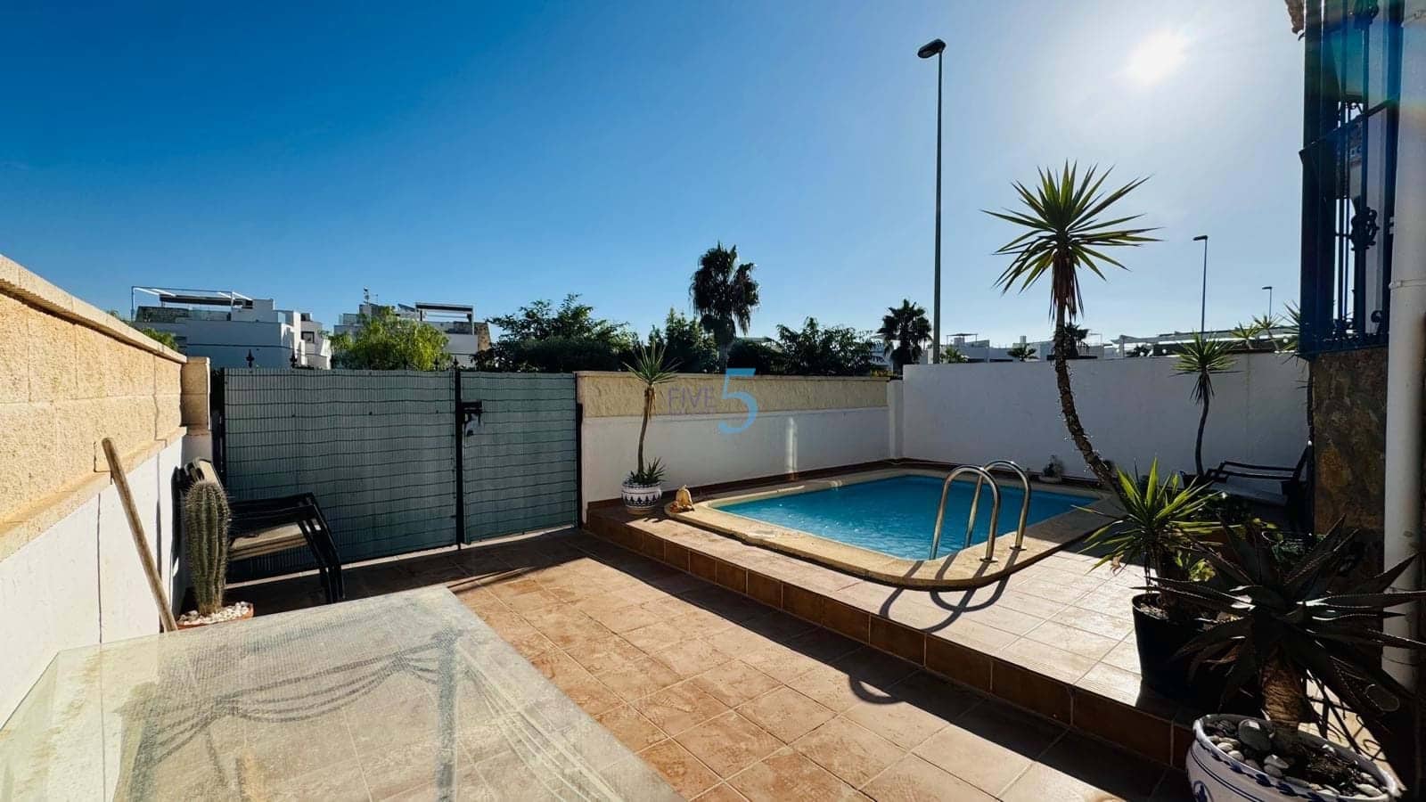 3 bedroom Townhouse for sale in Villamartin with pool garage - € 220,000 (Ref: 9447219)