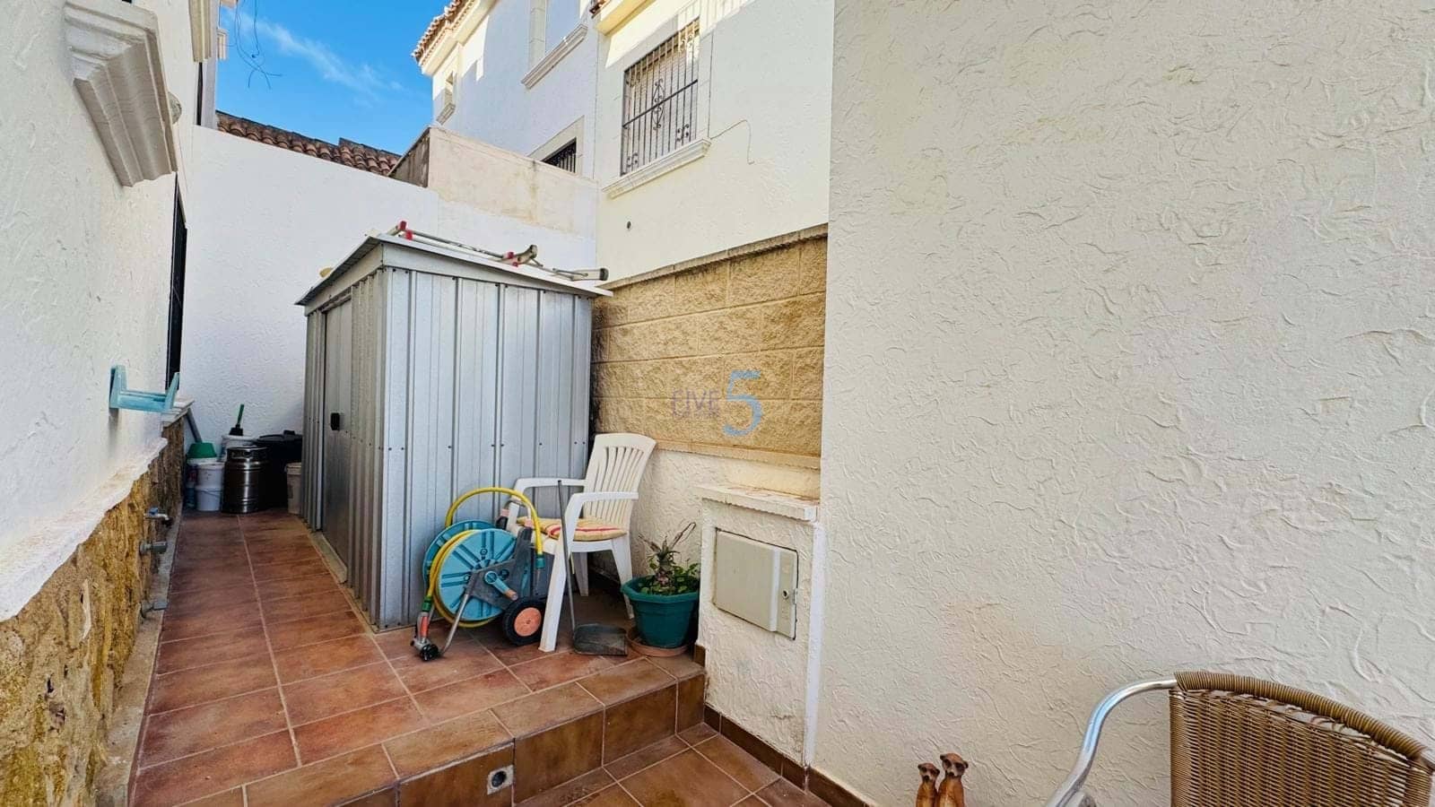 3 bedroom Townhouse for sale in Villamartin with pool garage - € 220,000 (Ref: 9447219)