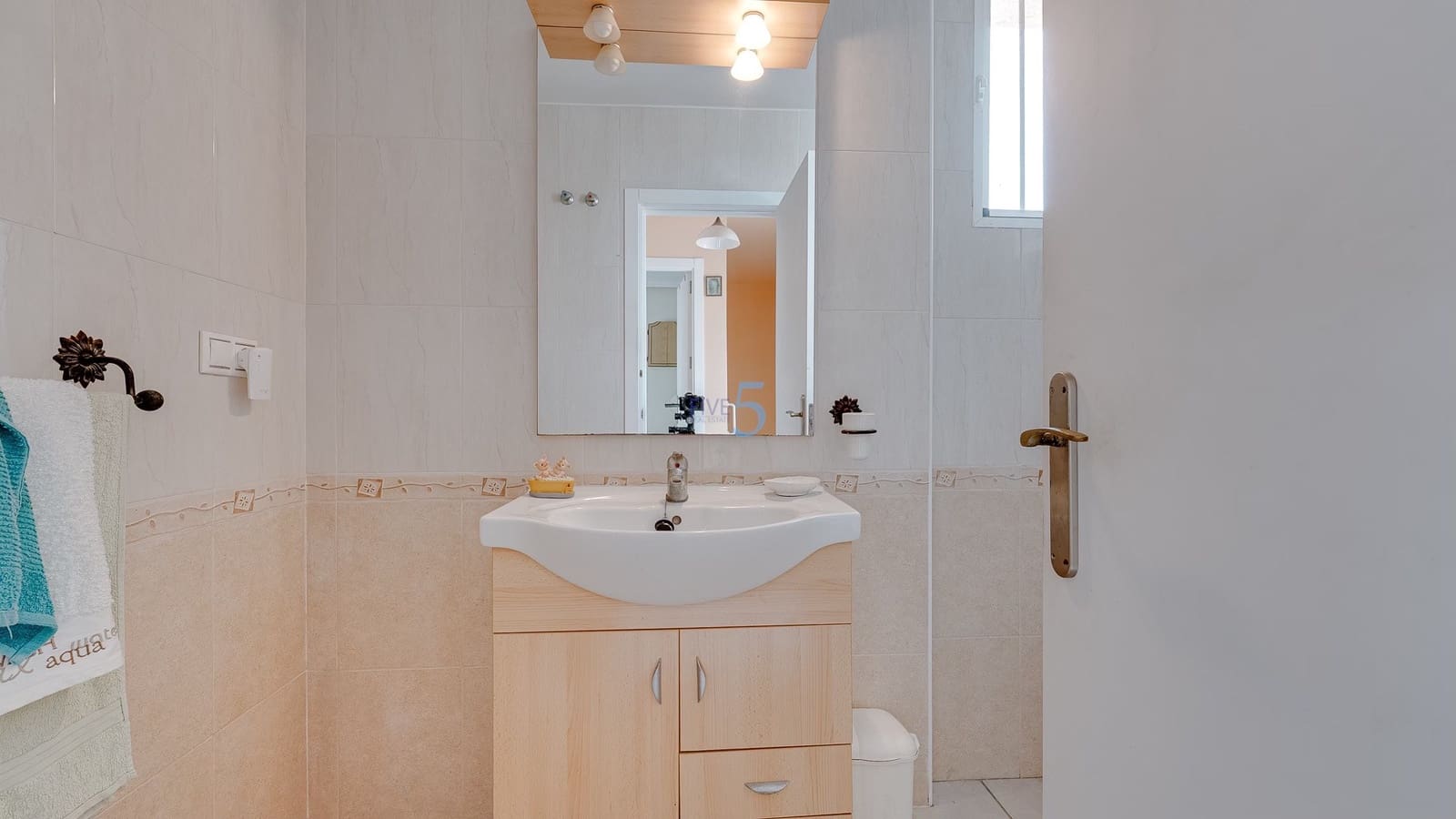 Casa de 3 habitaciones en Villamartin en venta con piscina garaje - 220.000 € (Ref: 9447219)