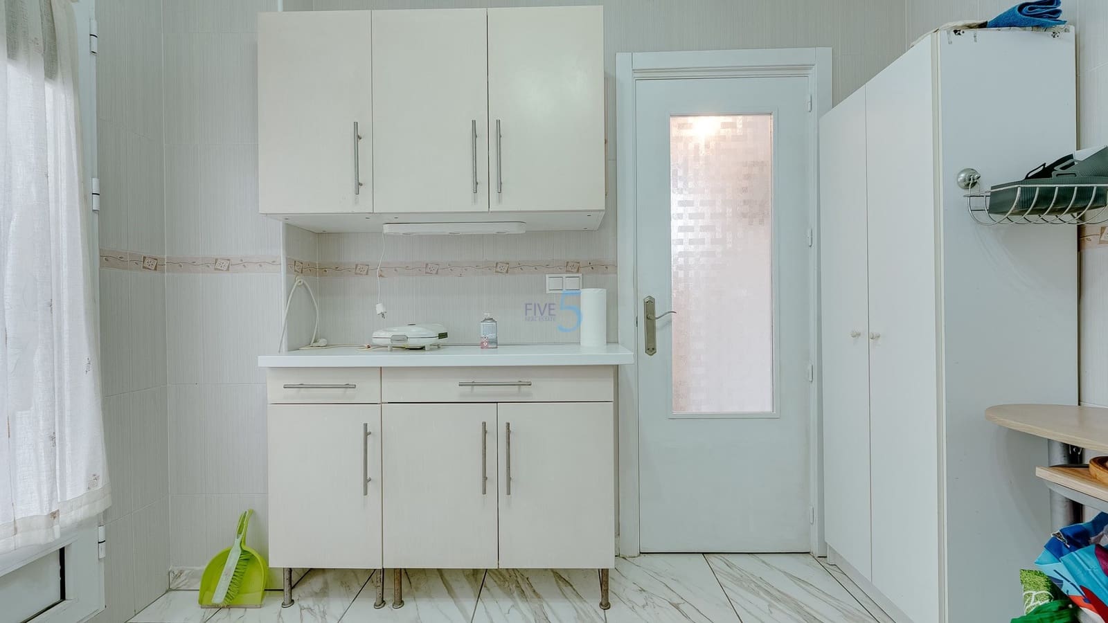 Casa de 3 habitaciones en Villamartin en venta con piscina garaje - 220.000 € (Ref: 9447219)