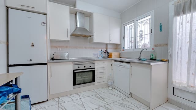 Casa de 3 habitaciones en Villamartin, Orihuela en venta con piscina garaje - 220.000 € (Ref: 9447219)