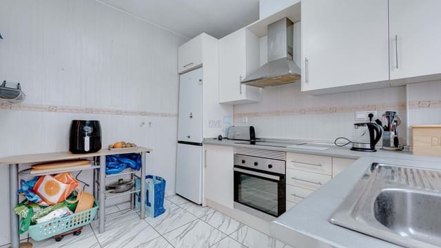 Casa de 3 habitaciones en Villamartin, Orihuela en venta con piscina garaje - 220.000 € (Ref: 9447219)