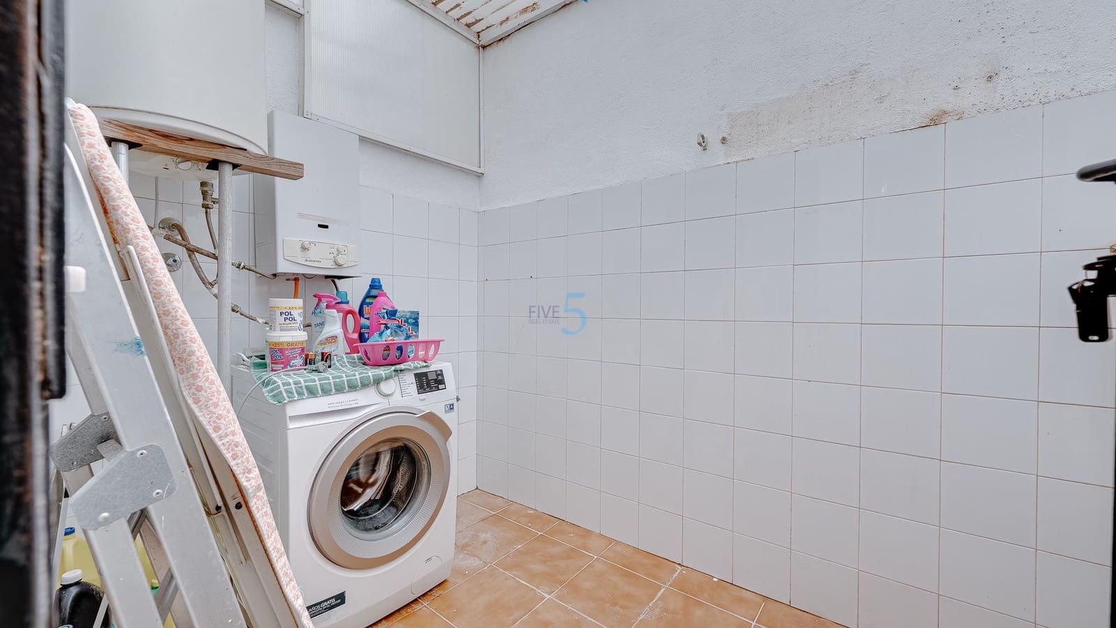 Casa de 3 habitaciones en Villamartin en venta con piscina garaje - 220.000 € (Ref: 9447219)