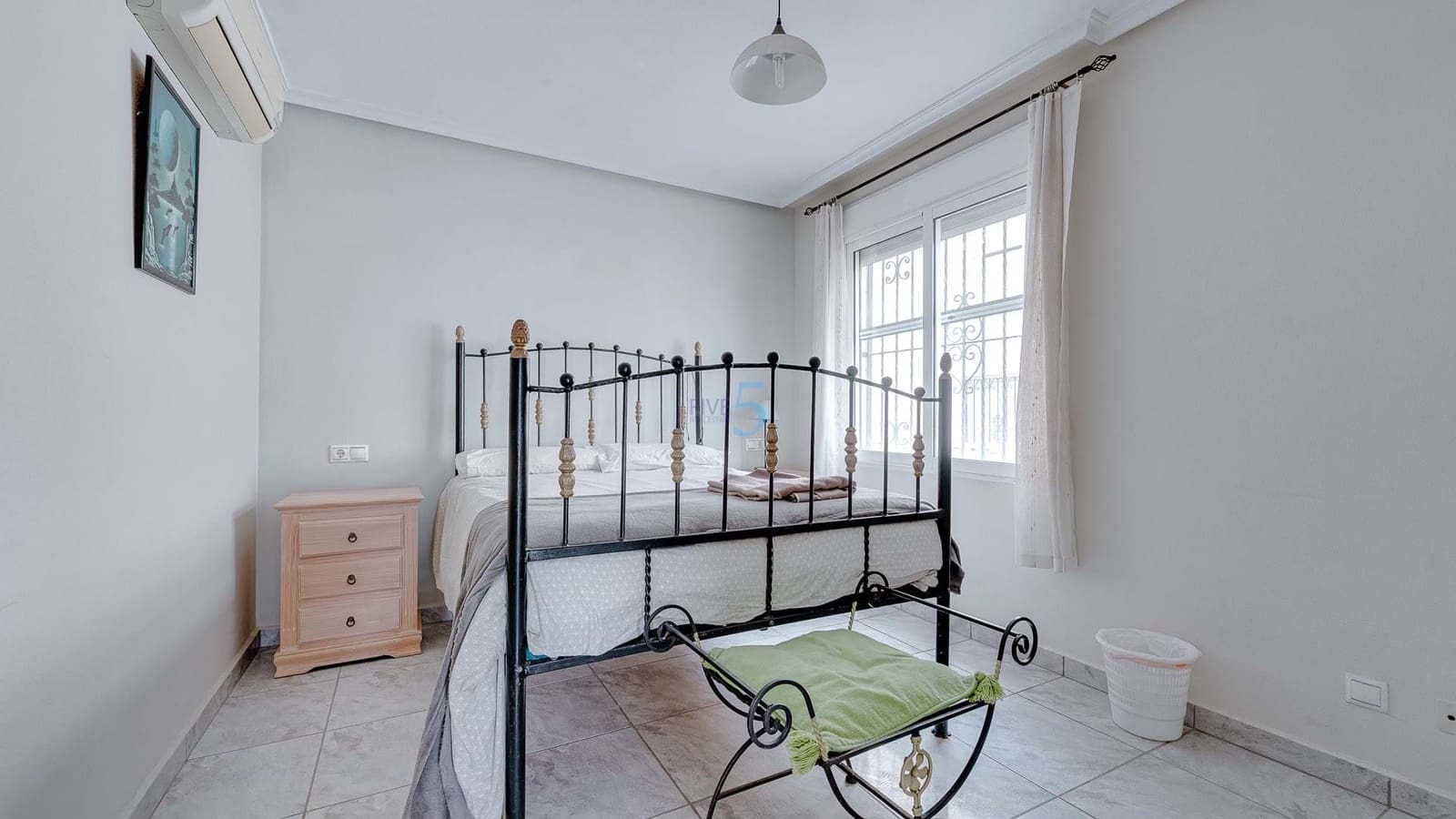 Casa de 3 habitaciones en Villamartin en venta con piscina garaje - 220.000 € (Ref: 9447219)