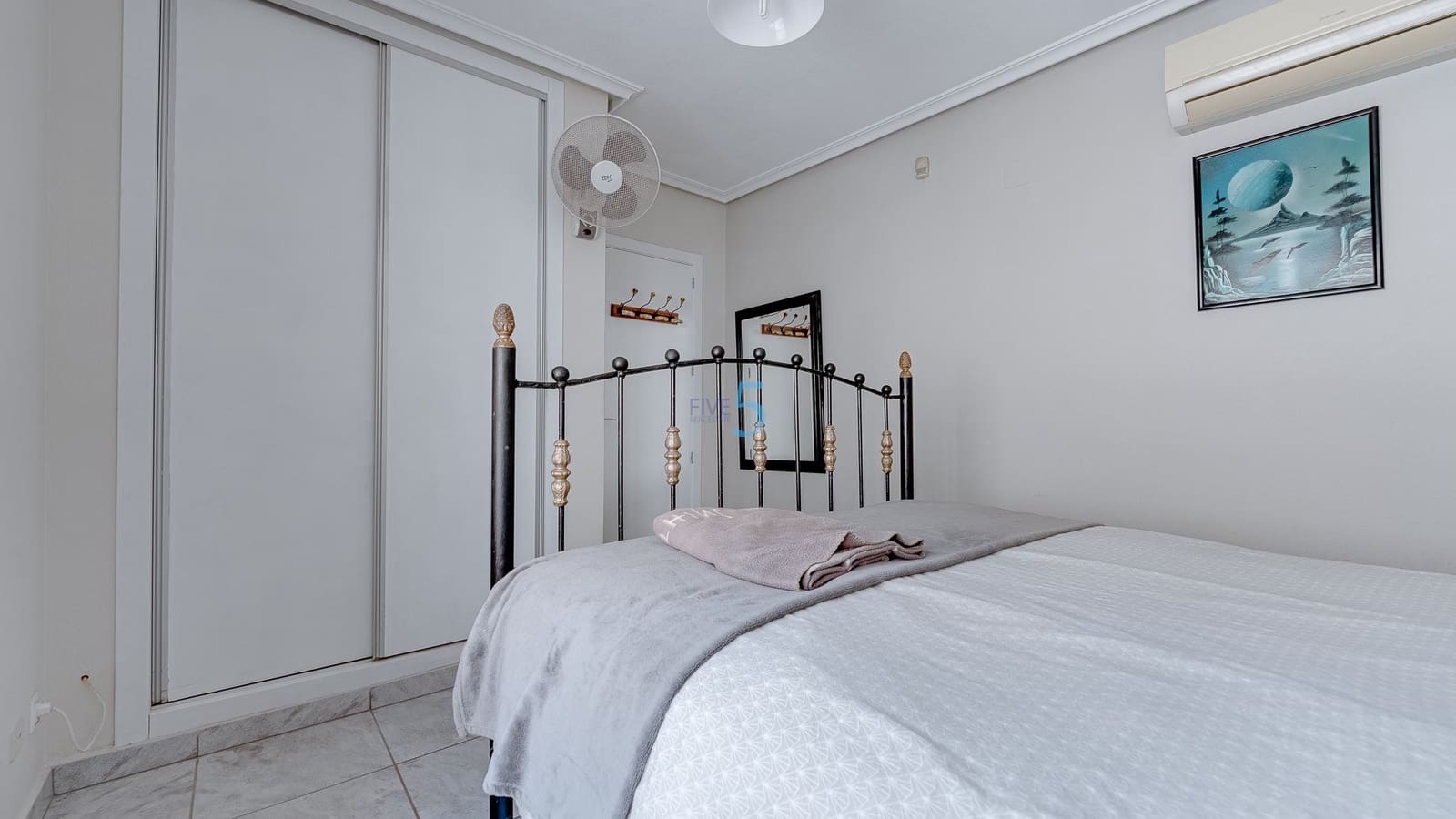 Casa de 3 habitaciones en Villamartin en venta con piscina garaje - 220.000 € (Ref: 9447219)