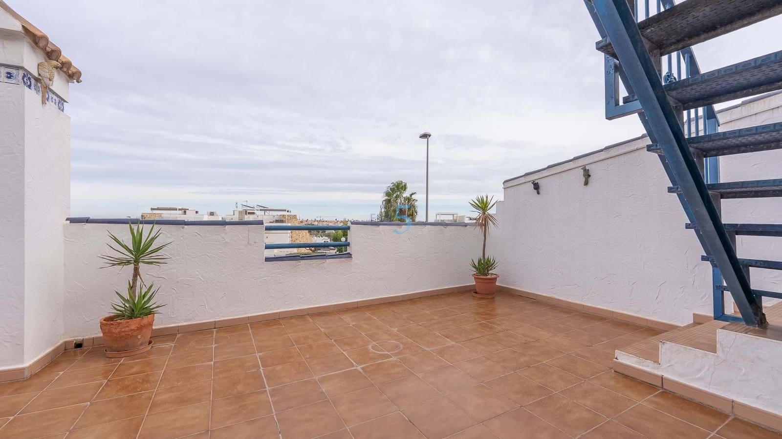 Casa de 3 habitaciones en Villamartin en venta con piscina garaje - 220.000 € (Ref: 9447219)