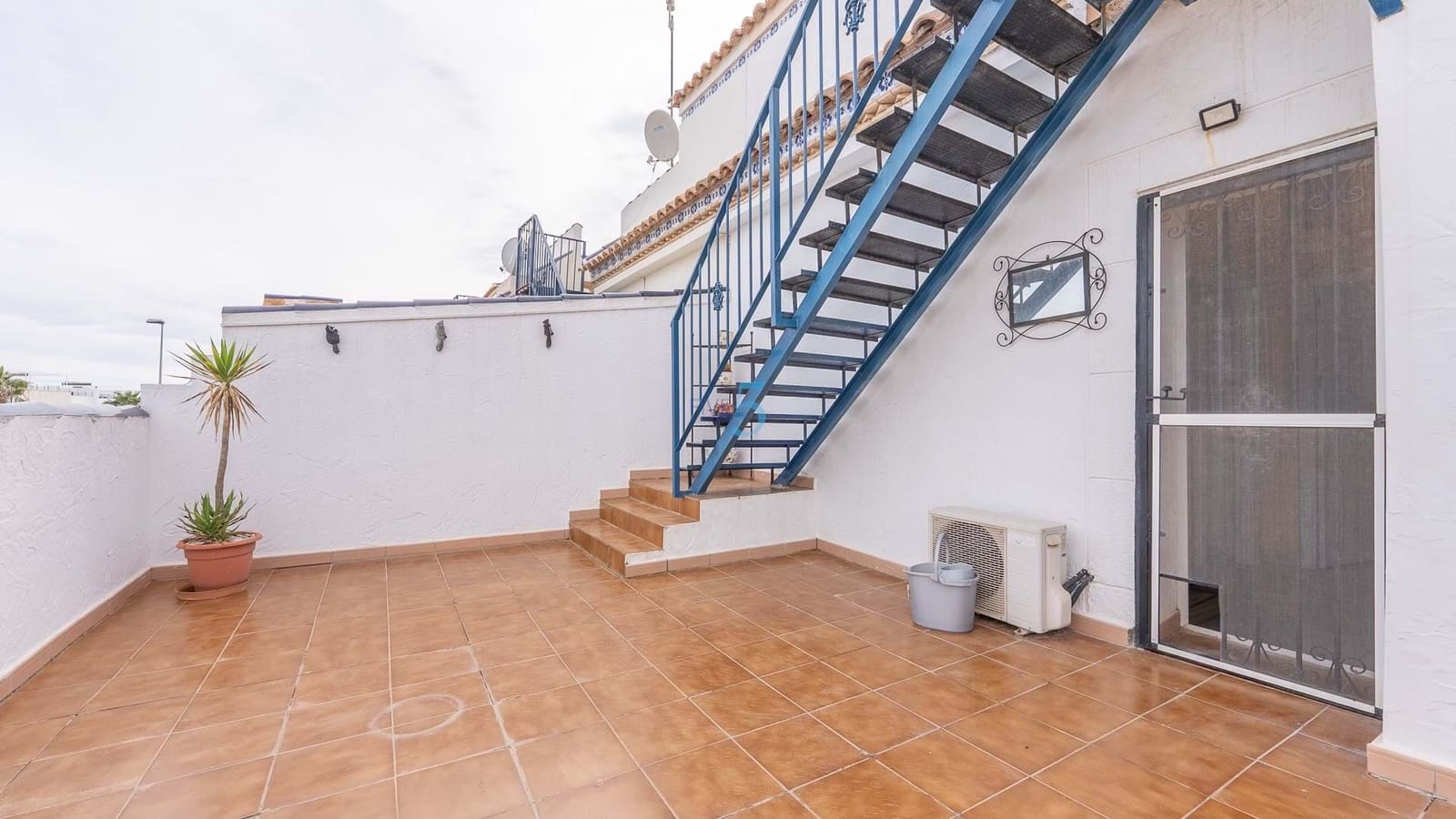 Casa de 3 habitaciones en Villamartin en venta con piscina garaje - 220.000 € (Ref: 9447219)