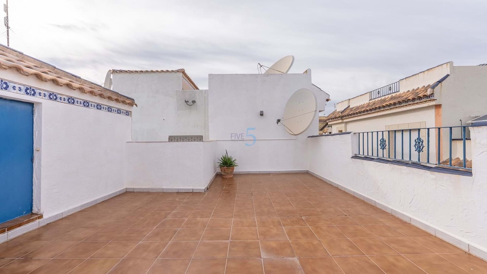 Casa de 3 habitaciones en Villamartin en venta con piscina garaje - 220.000 € (Ref: 9447219)