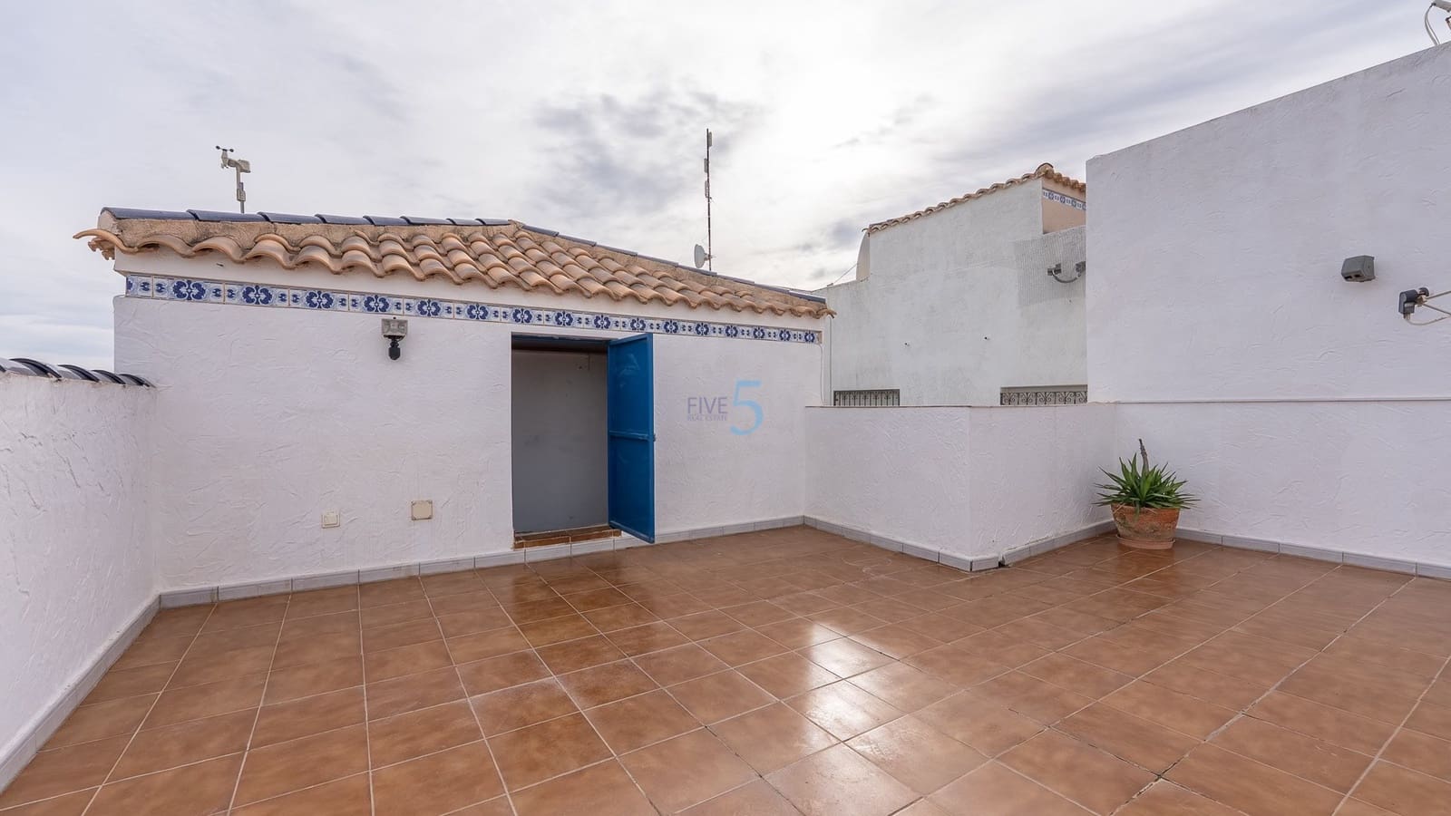 Casa de 3 habitaciones en Villamartin en venta con piscina garaje - 220.000 € (Ref: 9447219)