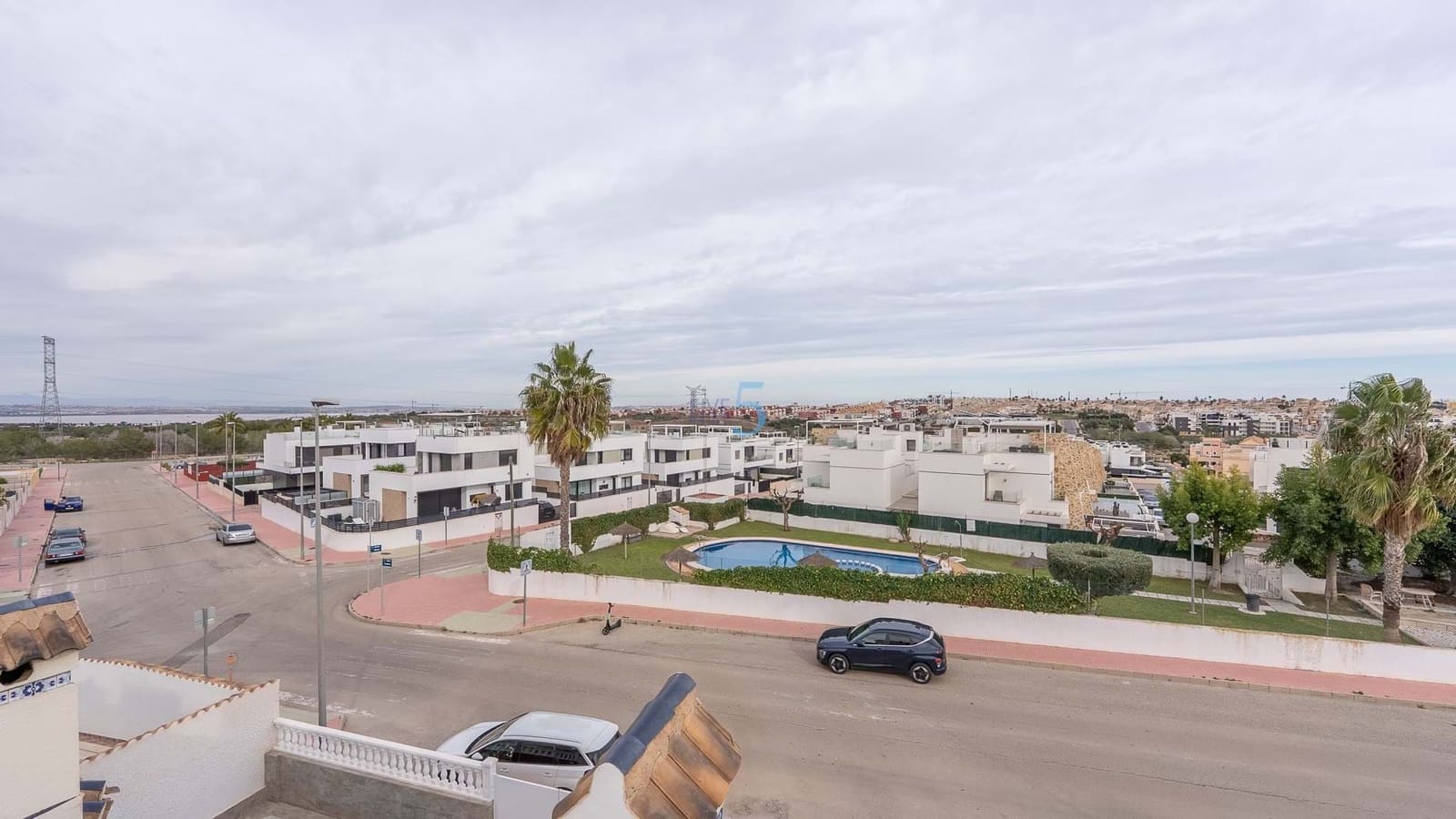 Casa de 3 habitaciones en Villamartin en venta con piscina garaje - 220.000 € (Ref: 9447219)