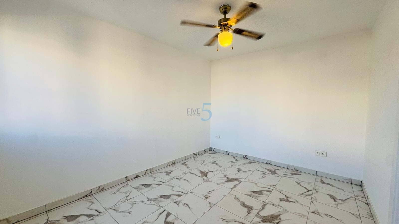 4 bedroom Villa for sale in Playa Flamenca with garage - € 509,000 (Ref: 9450021)