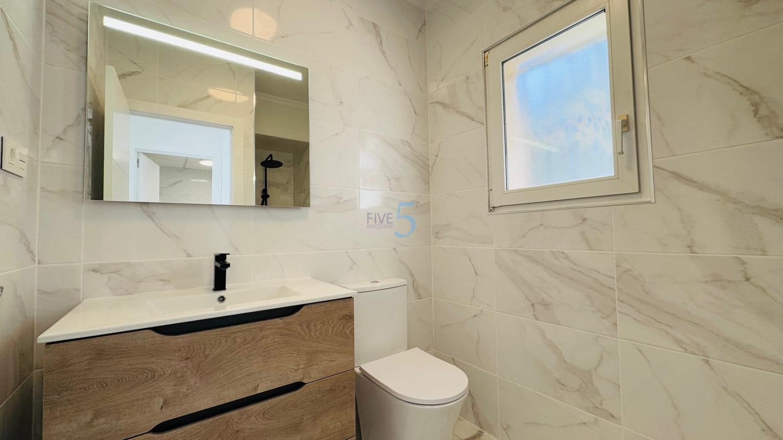 4 bedroom Villa for sale in Playa Flamenca with garage - € 509,000 (Ref: 9450021)