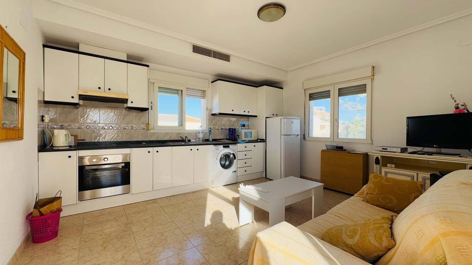 4 bedroom Villa for sale in Playa Flamenca with garage - € 509,000 (Ref: 9450021)