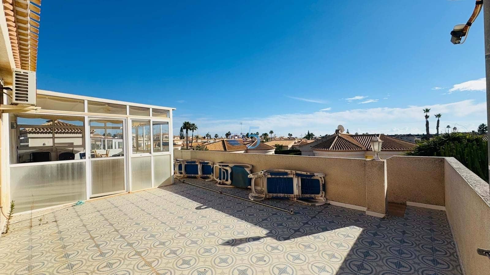 4 bedroom Villa for sale in Playa Flamenca with garage - € 509,000 (Ref: 9450021)