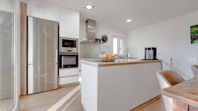 5 Zimmer Villa zu verkaufen in Benijófar mit Pool - 645.000 € (Ref: 9453581)