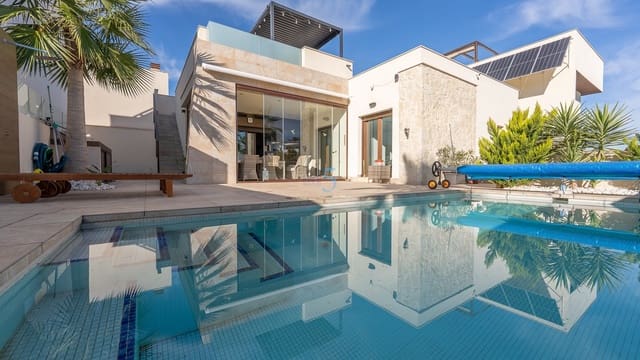 5 Zimmer Villa zu verkaufen in Benijófar mit Pool - 645.000 € (Ref: 9453581)