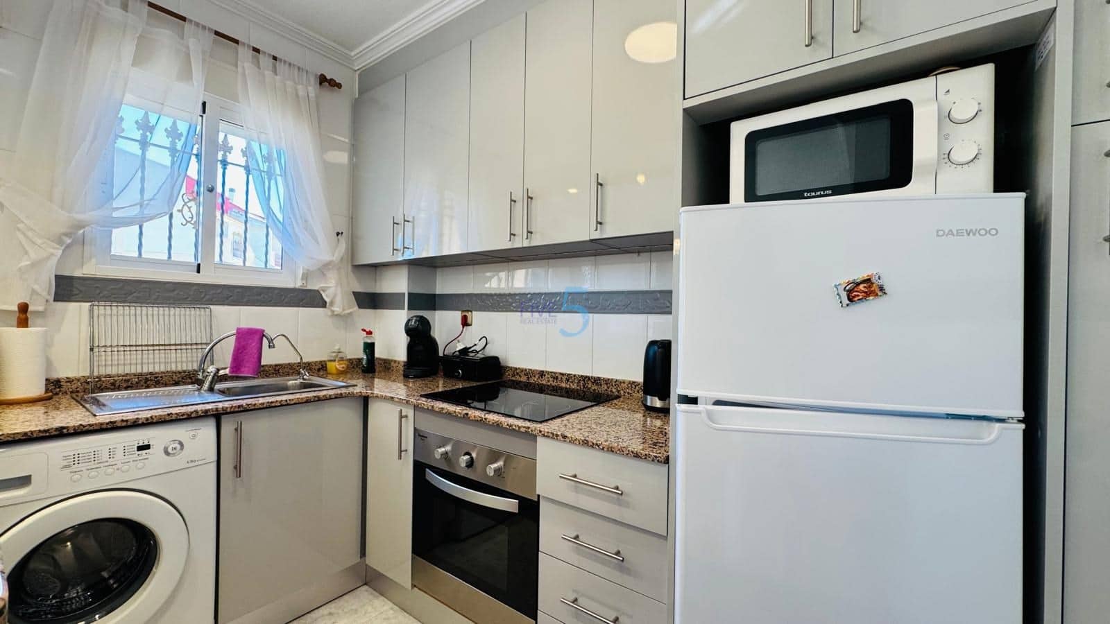 2 soverom Villa til salgs i La Zenia - € 240 000 (Ref: 9453582)