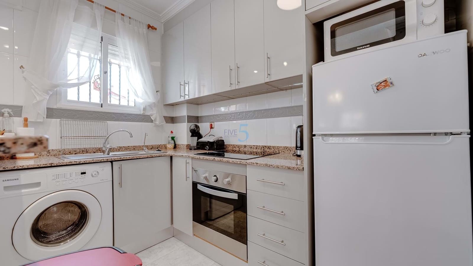 2 bedroom Villa for sale in La Zenia - € 240,000 (Ref: 9453582)