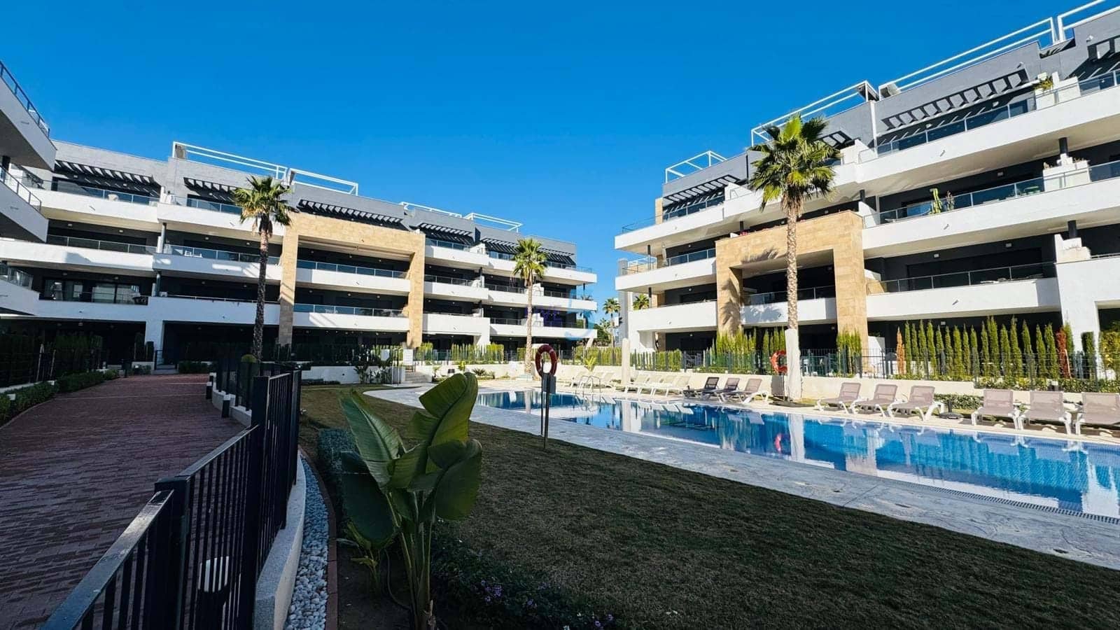 2 bedroom Apartment for sale in Playa Flamenca with pool garage - € 504,000 (Ref: 9459638)