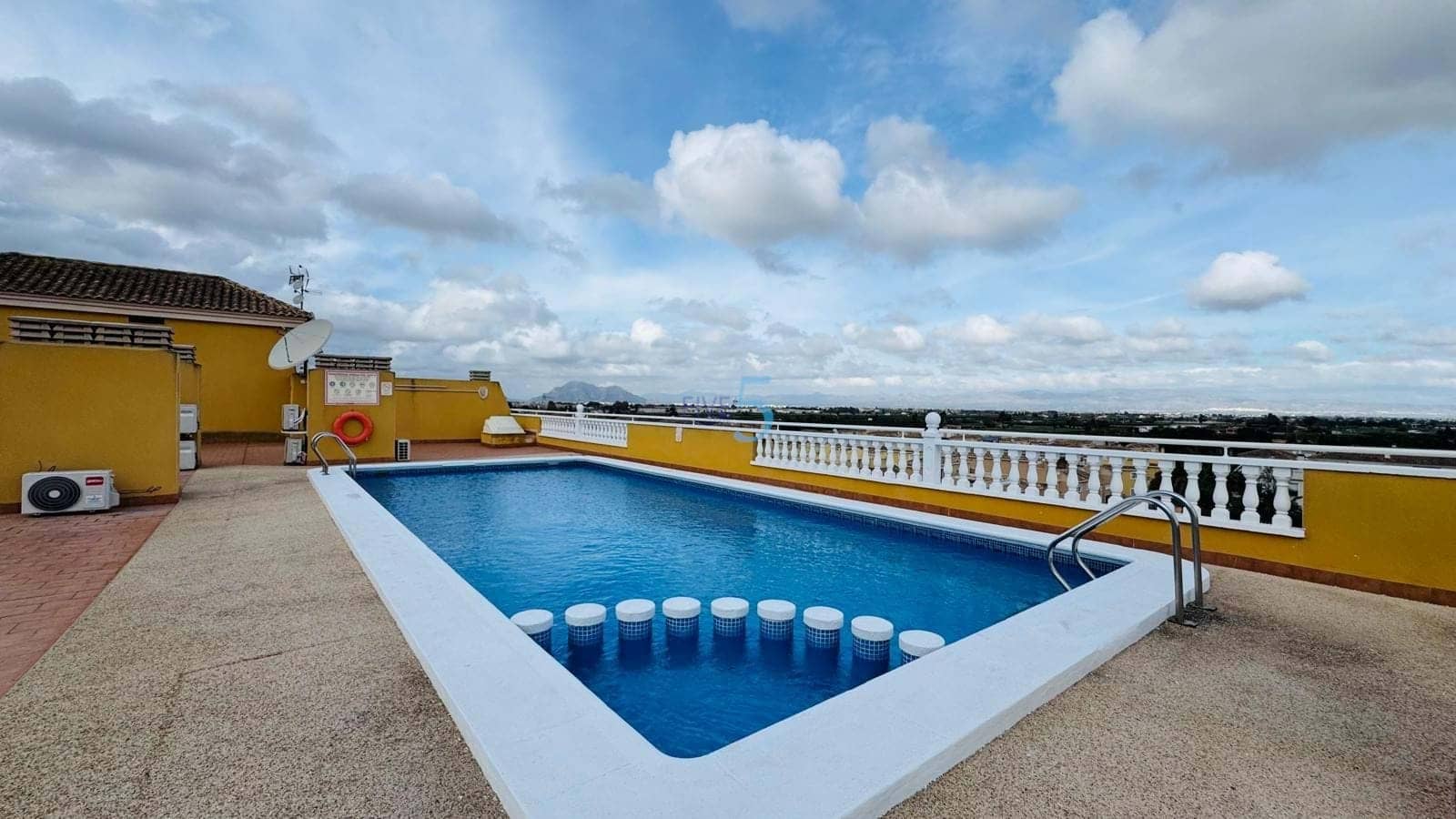 Apartamento de 2 habitaciones en Formentera del Segura en venta con piscina - 109.000 € (Ref: 9459639)