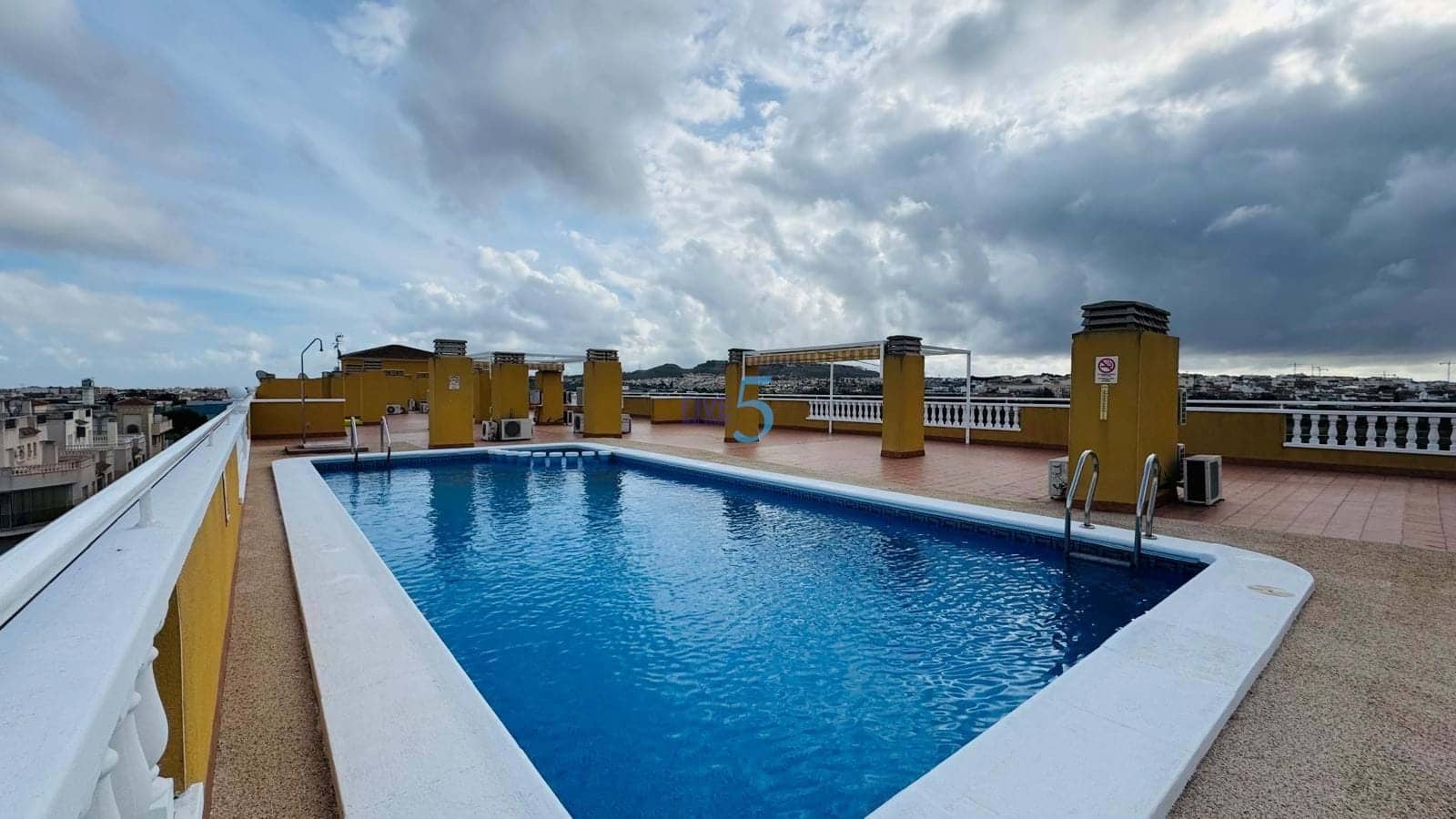 Apartamento de 2 habitaciones en Formentera del Segura en venta con piscina - 109.000 € (Ref: 9459639)