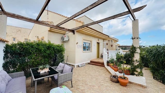 Casa de 3 habitaciones en Ciudad Quesada, Rojales en venta con piscina garaje - 184.000 € (Ref: 9460751)