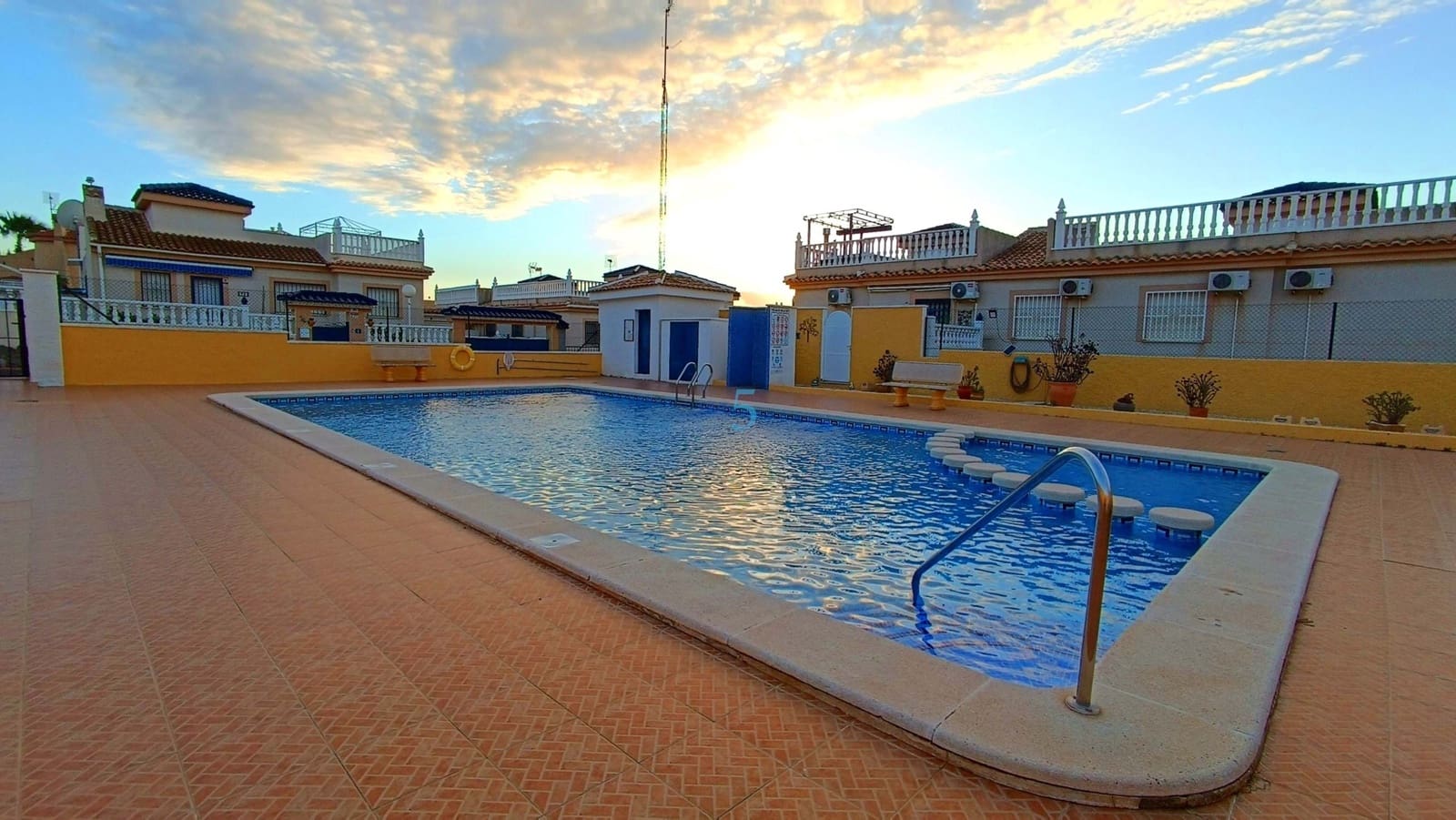 2 makuuhuone Huvila myytävänä paikassa Rojales mukana uima-altaan - 189 995 € (Ref: 9460752)