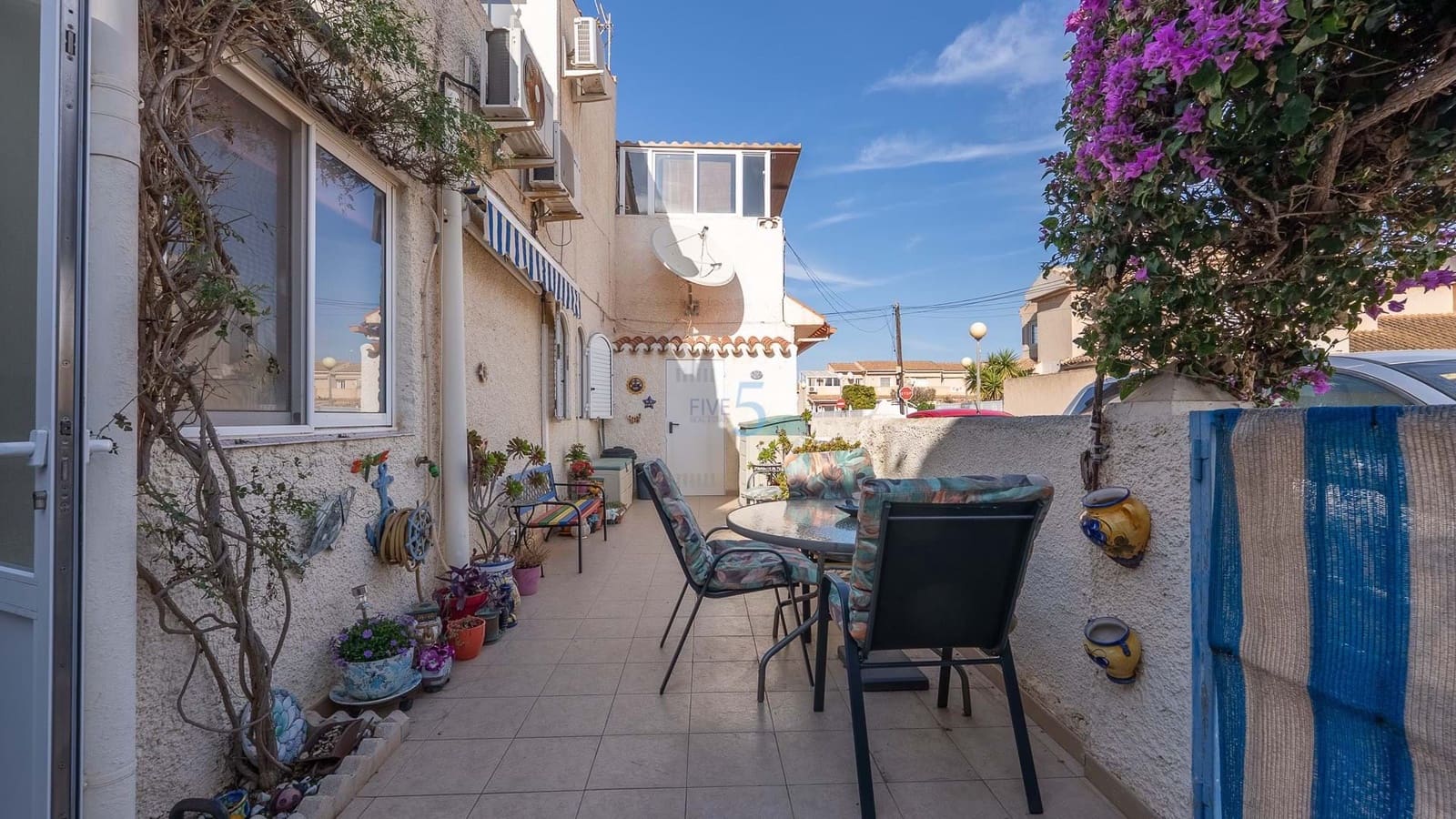 2 bedroom Townhouse for sale in Los Urrutias with pool - € 158,000 (Ref: 9464931)