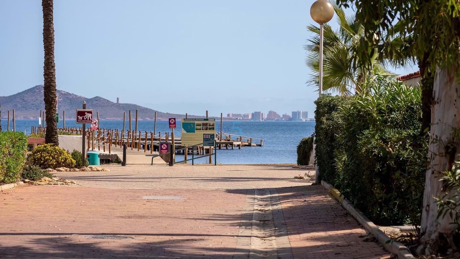 2 bedroom Townhouse for sale in Los Urrutias with pool - € 158,000 (Ref: 9464931)