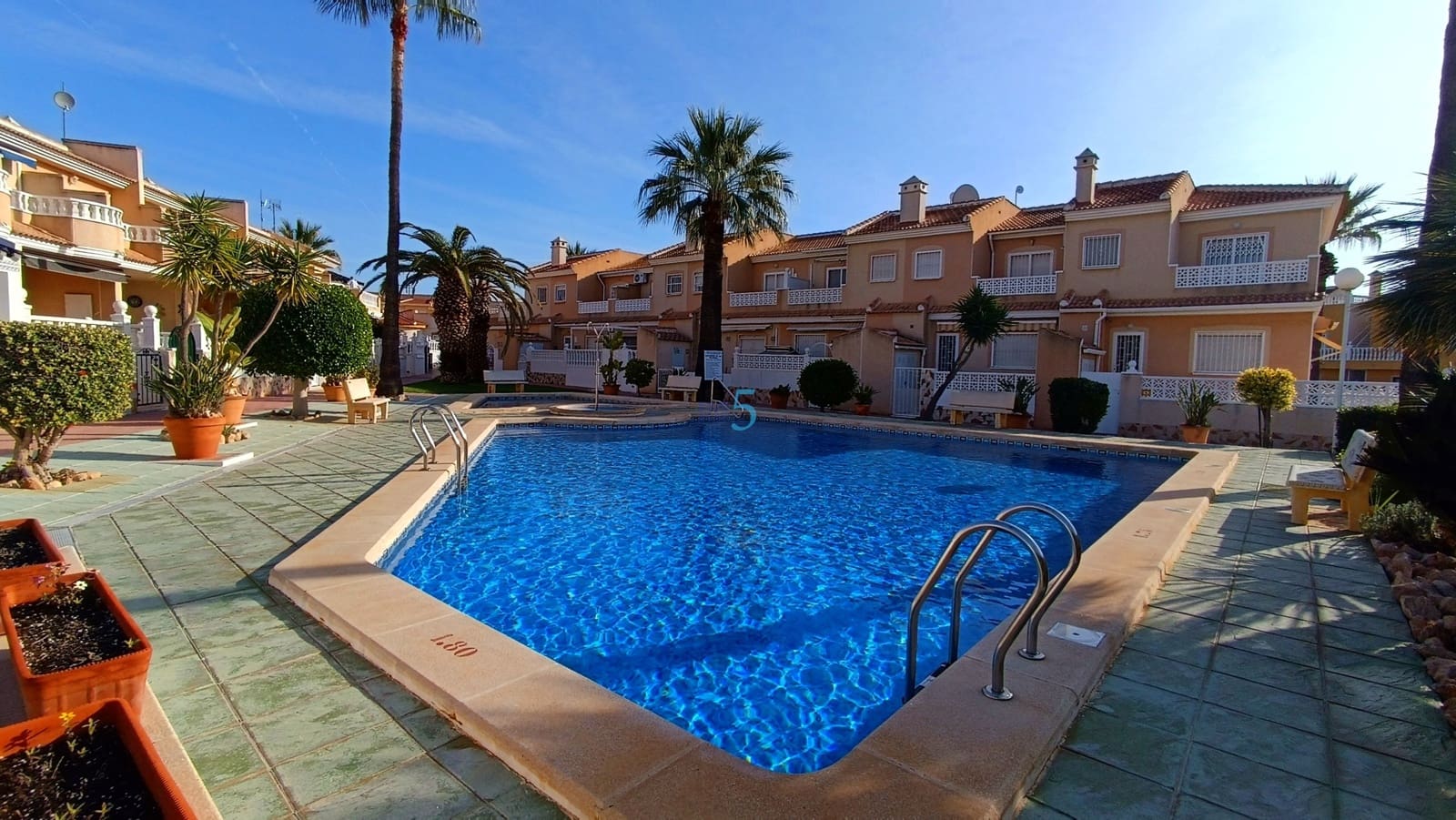 2 Zimmer Haus zu verkaufen in Ciudad Quesada mit Pool - 235.000 € (Ref: 9470007)