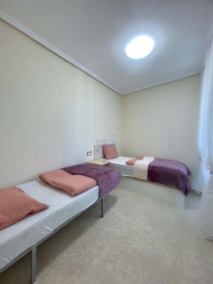 2 makuuhuone Huoneisto myytävänä paikassa Guardamar del Segura mukana uima-altaan 
autotalli - 150 000 € (Ref: 9471297)