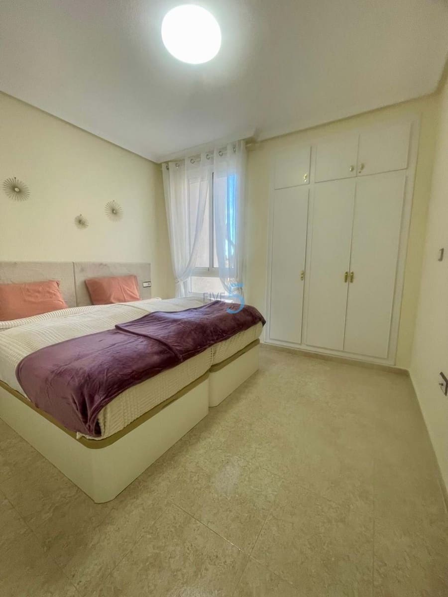 2 makuuhuone Huoneisto myytävänä paikassa Guardamar del Segura mukana uima-altaan 
autotalli - 150 000 € (Ref: 9471297)