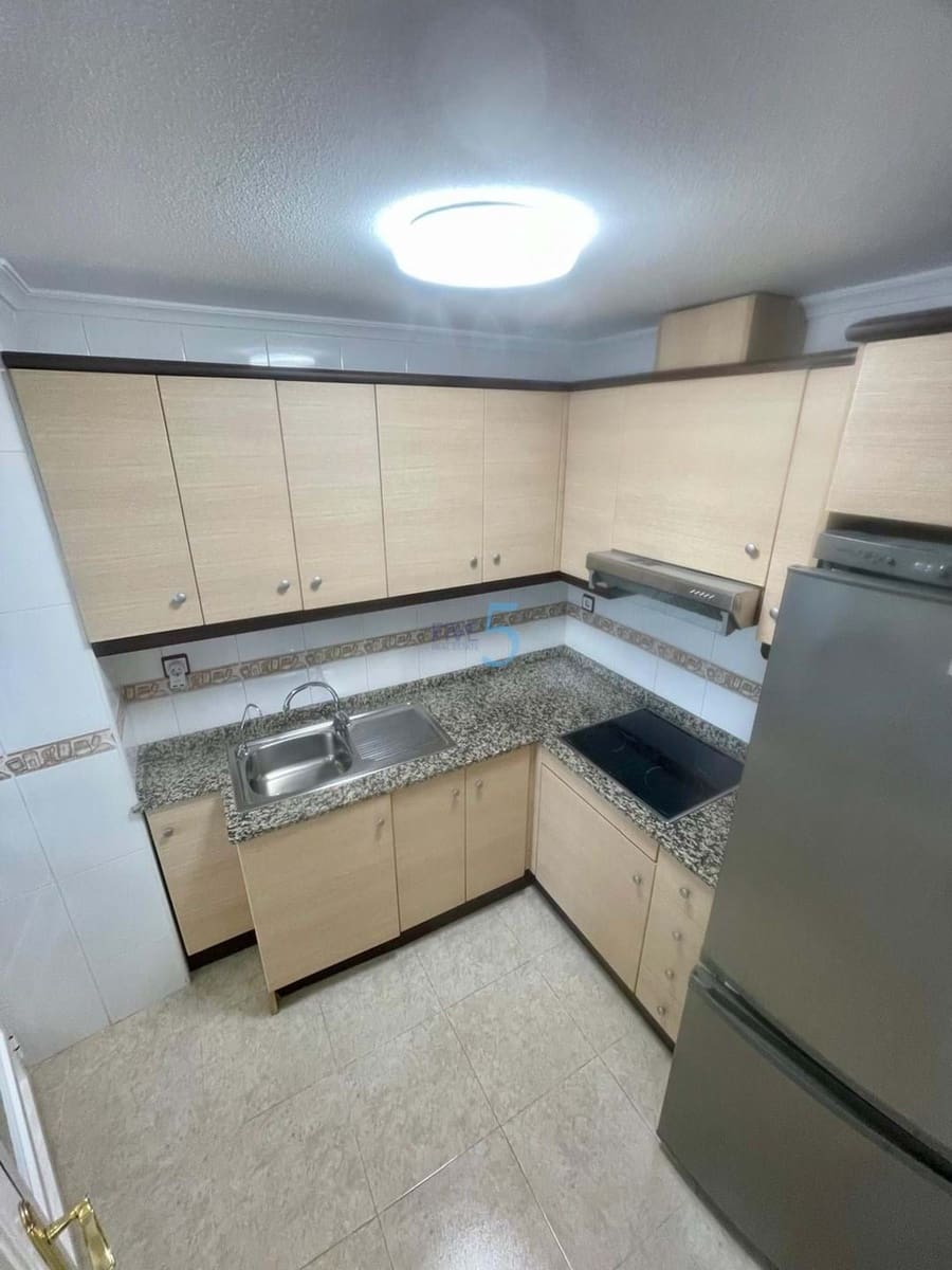 2 makuuhuone Huoneisto myytävänä paikassa Guardamar del Segura mukana uima-altaan 
autotalli - 150 000 € (Ref: 9471297)