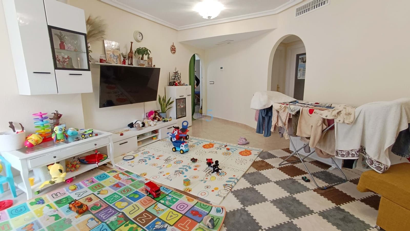 2 makuuhuone Huoneisto myytävänä paikassa Guardamar del Segura mukana uima-altaan 
autotalli - 150 000 € (Ref: 9471297)