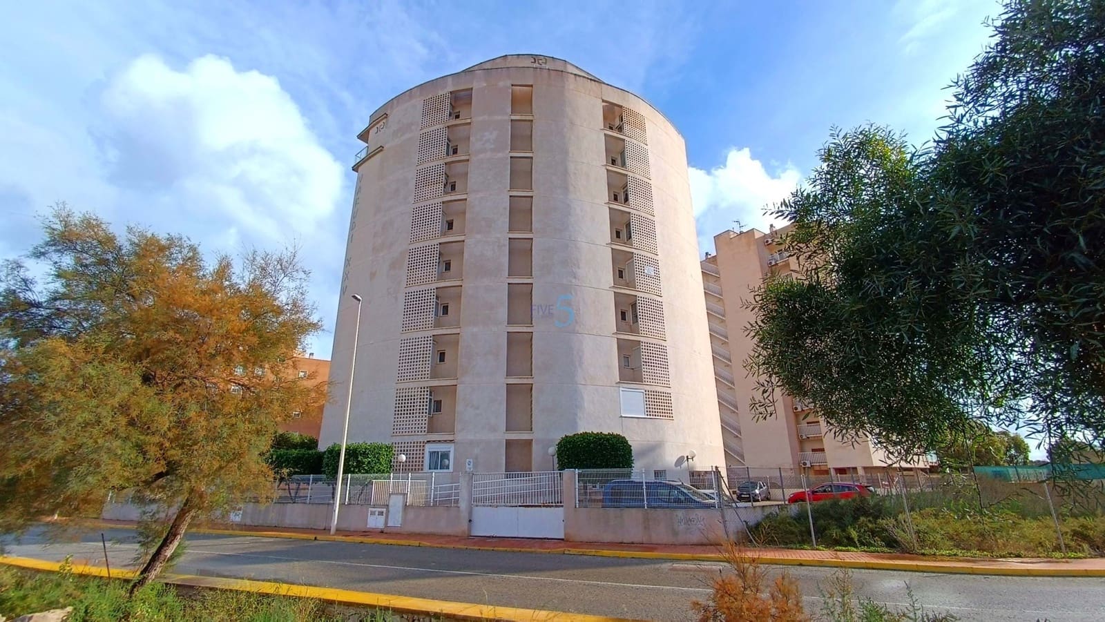 2 makuuhuone Huoneisto myytävänä paikassa Guardamar del Segura mukana uima-altaan 
autotalli - 150 000 € (Ref: 9471297)