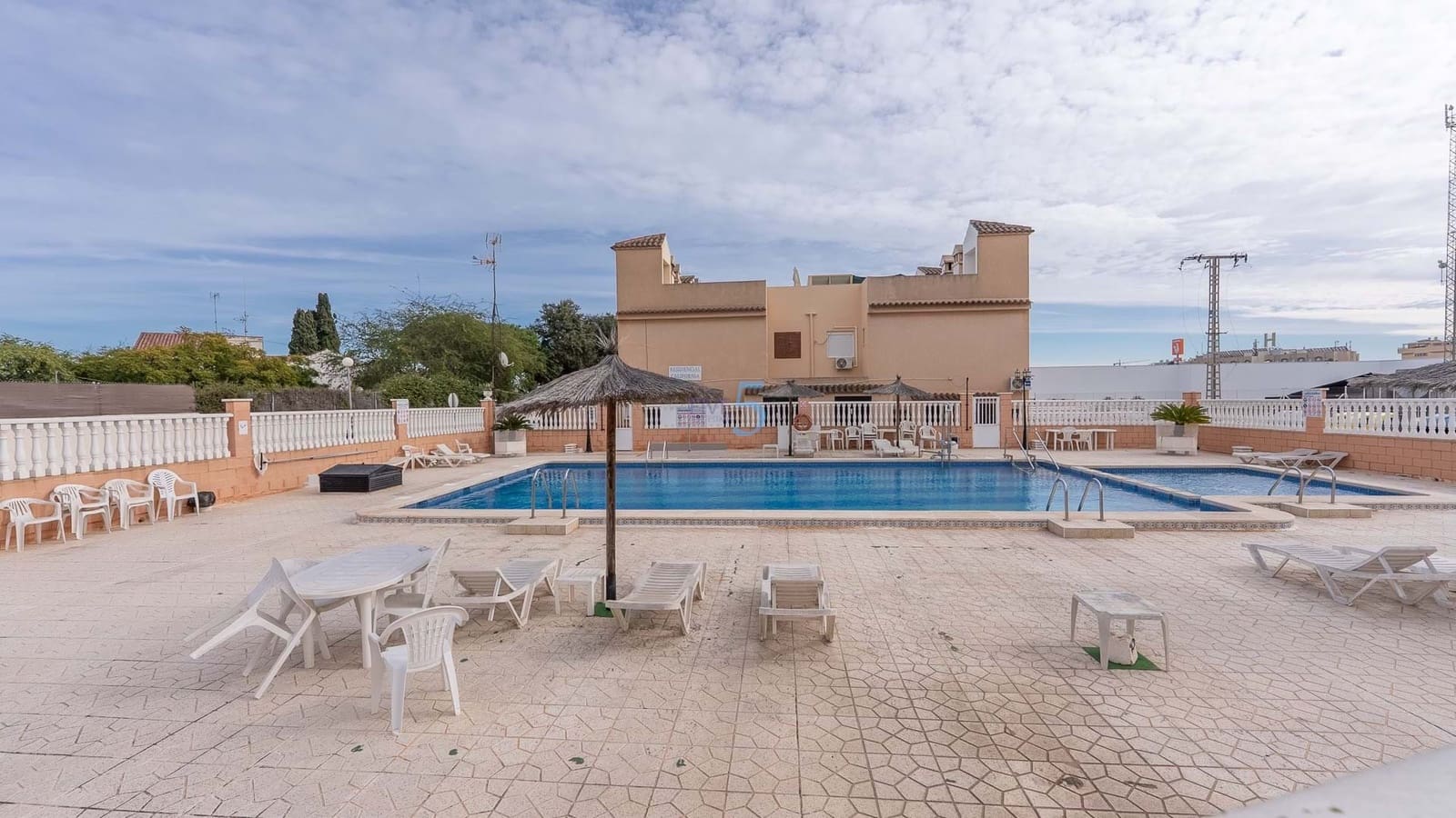 1 sypialnia Apartament na sprzedaż w Orihuela Costa z basenem - 125 000 € (Ref: 9471664)