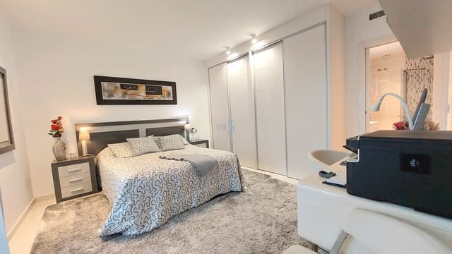 2 quarto Apartamento para venda em Torrevieja com piscina - 299 950 € (Ref: 9480714)