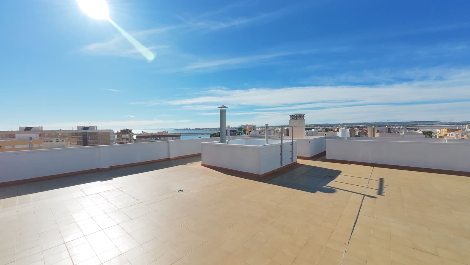 3 slaapkamer Appartement te koop in Torrevieja met garage - € 265.000 (Ref: 9483943)