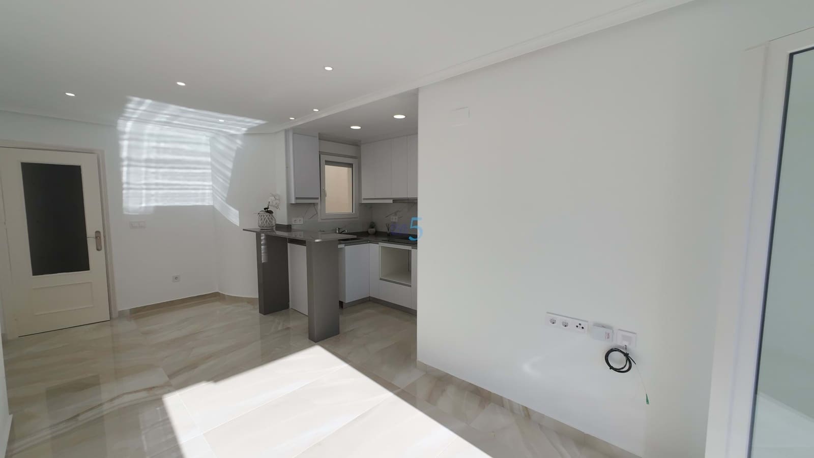 2 Zimmer Apartment zu verkaufen in Torrevieja mit Garage - 198.900 € (Ref: 9483944)