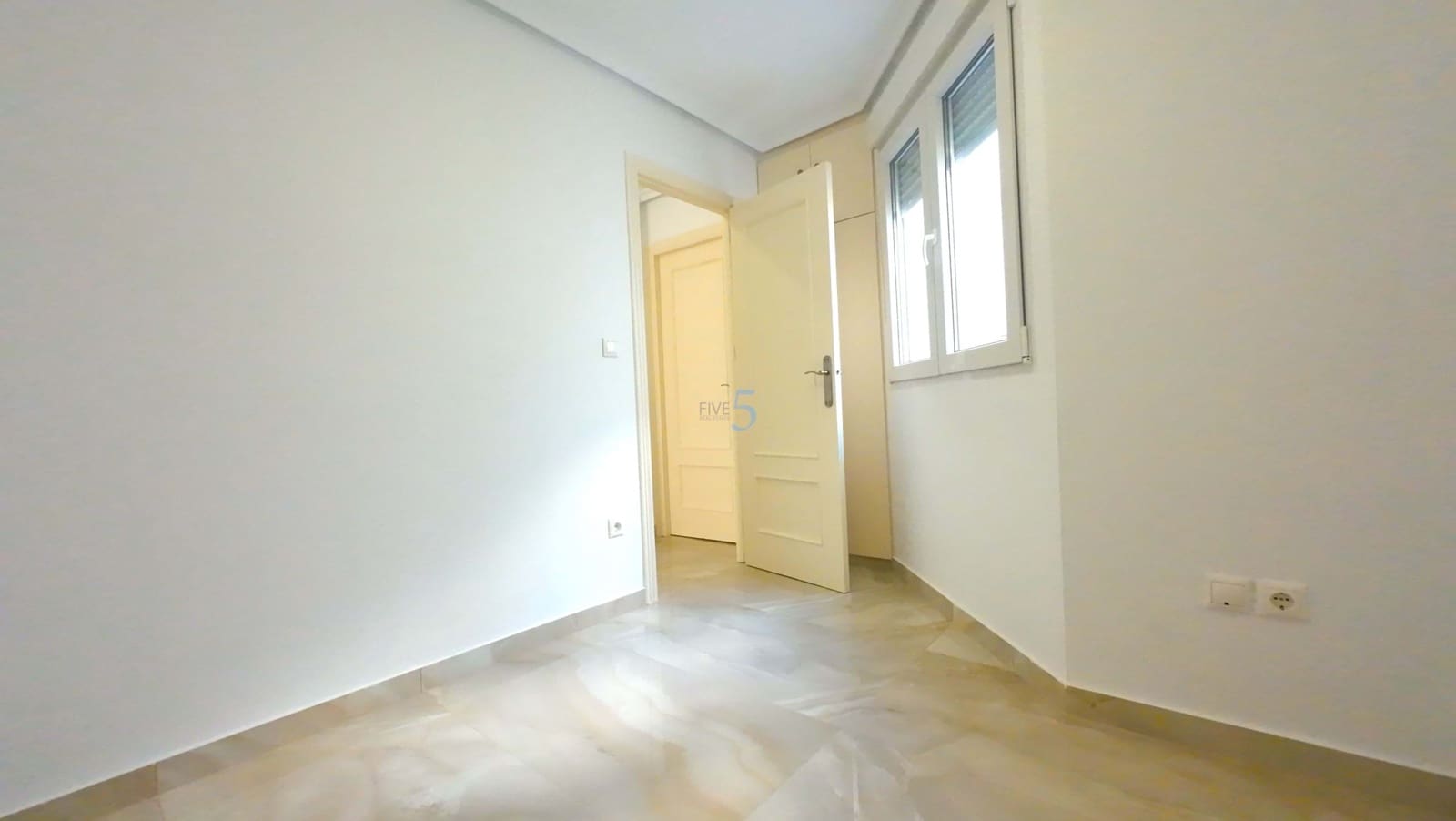 2 Zimmer Apartment zu verkaufen in Torrevieja mit Garage - 198.900 € (Ref: 9483944)