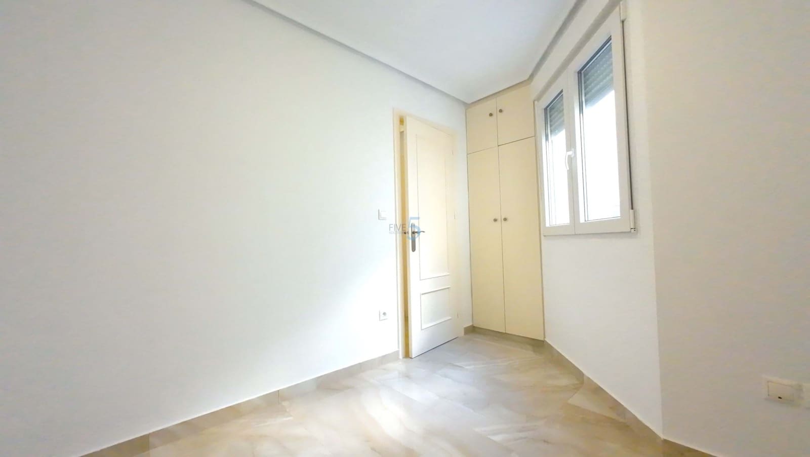 2 Zimmer Apartment zu verkaufen in Torrevieja mit Garage - 198.900 € (Ref: 9483944)