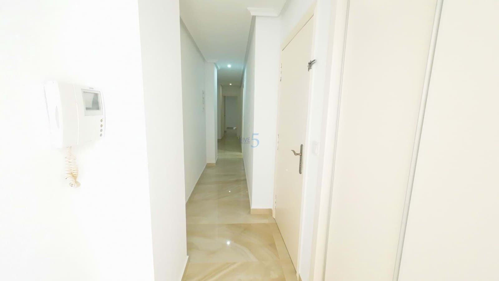 2 Zimmer Apartment zu verkaufen in Torrevieja mit Garage - 198.900 € (Ref: 9483944)