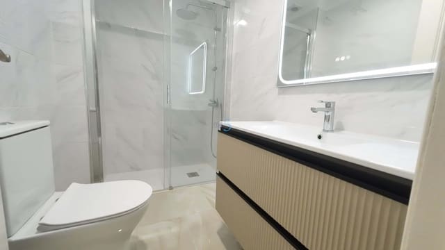 2 chambre Appartement à vendre à Torrevieja avec garage - 198 900 € (Ref: 9483944)