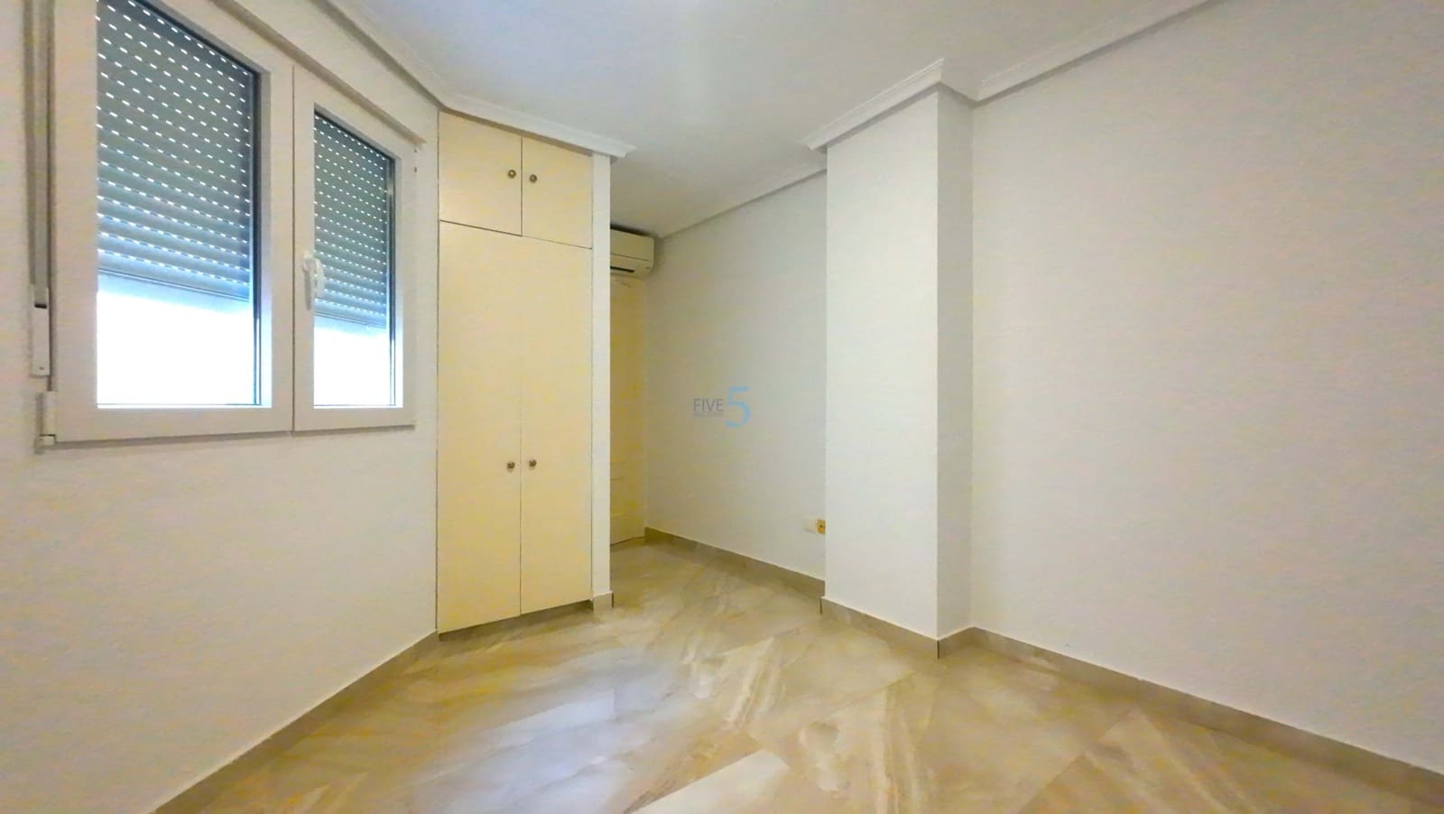 2 Zimmer Apartment zu verkaufen in Torrevieja mit Garage - 198.900 € (Ref: 9483944)