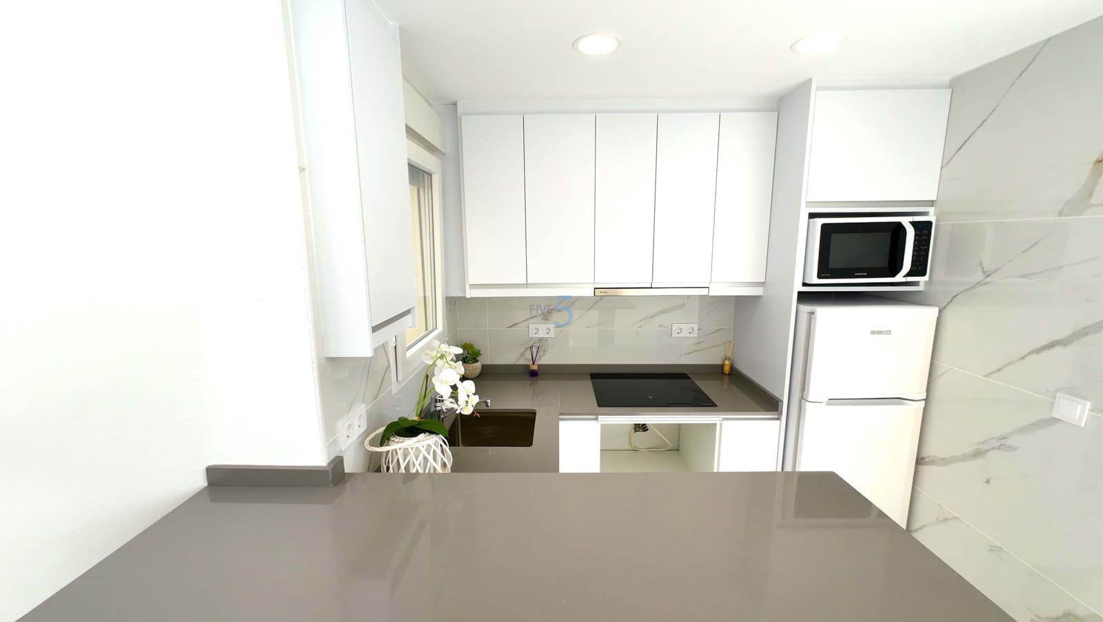 2 Zimmer Apartment zu verkaufen in Torrevieja mit Garage - 198.900 € (Ref: 9483944)