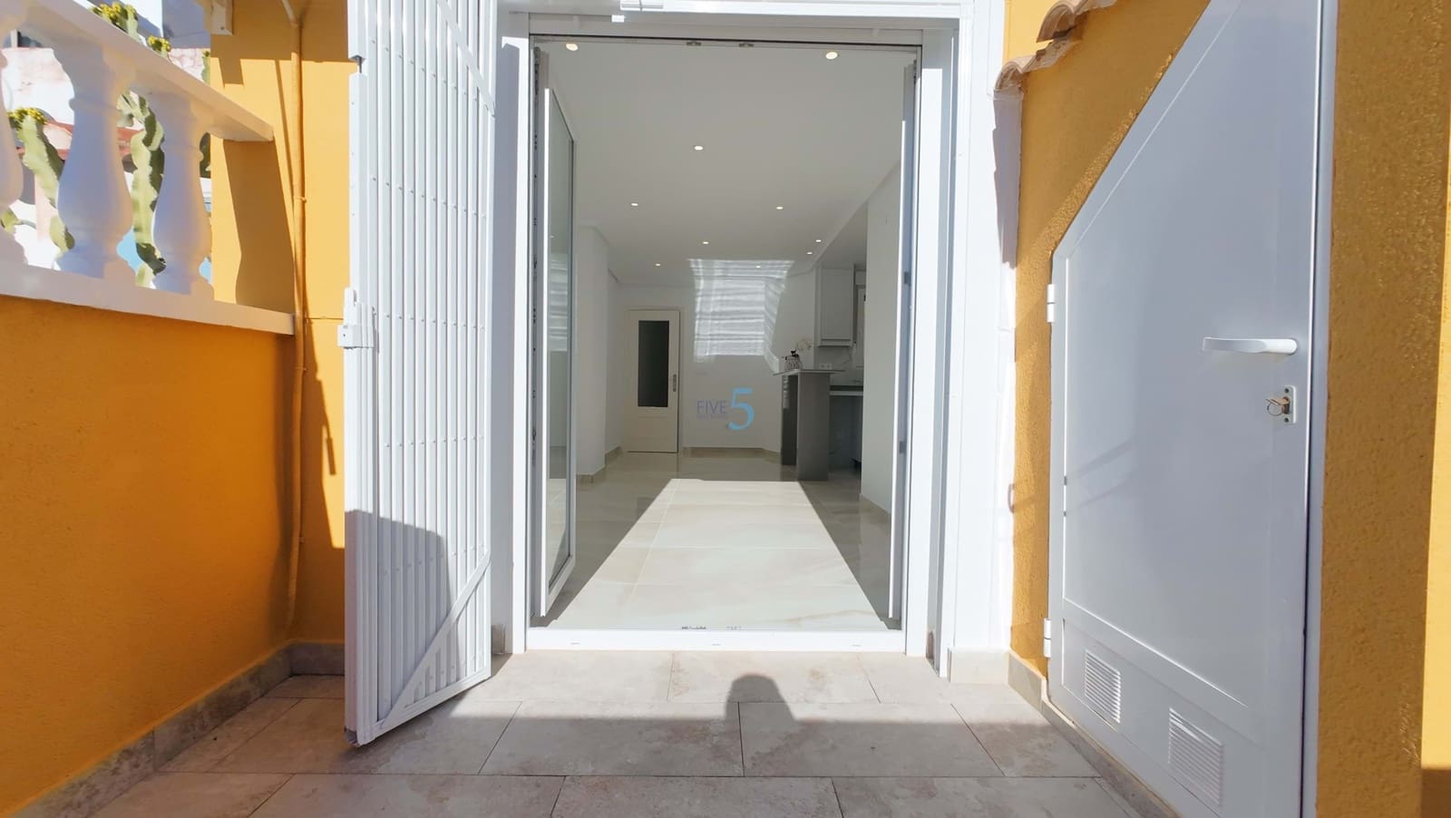 2 Zimmer Apartment zu verkaufen in Torrevieja mit Garage - 198.900 € (Ref: 9483944)